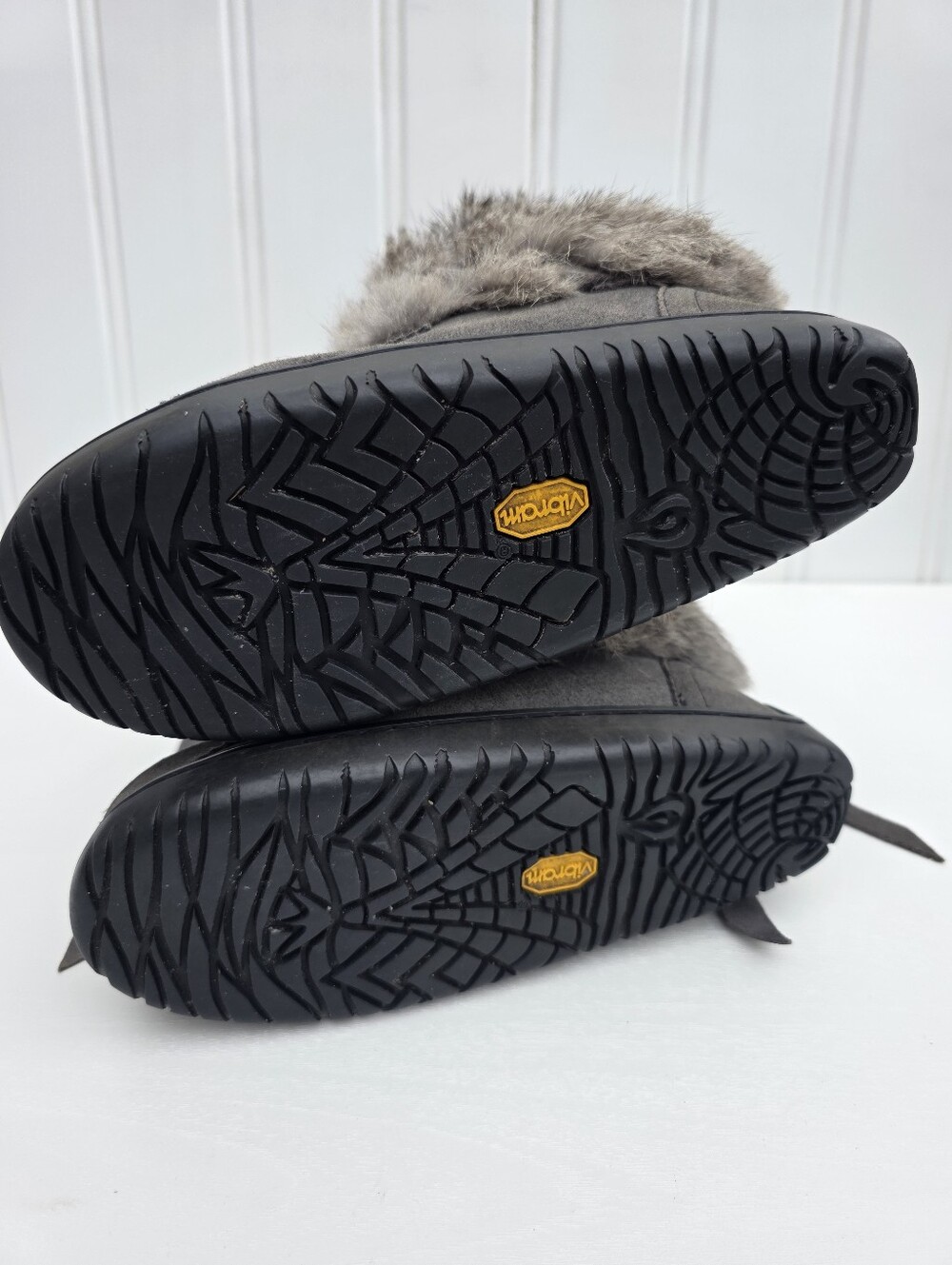 Manitobah Mukluks Tall Wrap Winter Snow Boots Charcoal Grey Rabbit Fur Size W6 - Picture 13 of 16